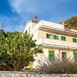 Lucija Apartman *
