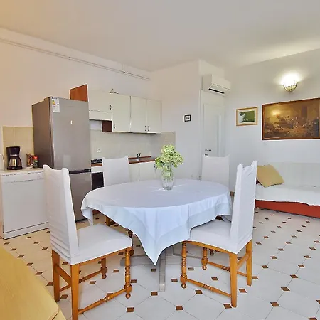 Lucija Apartment