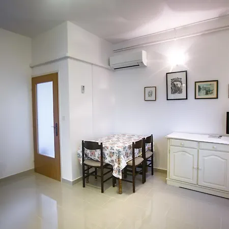 Apartment Lucija *